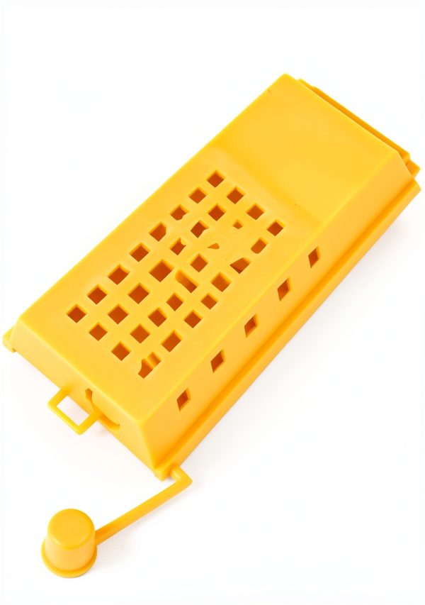 Plastic Queen Bee Cage – BeePro Lightweight Beekeeper Catcher-4
